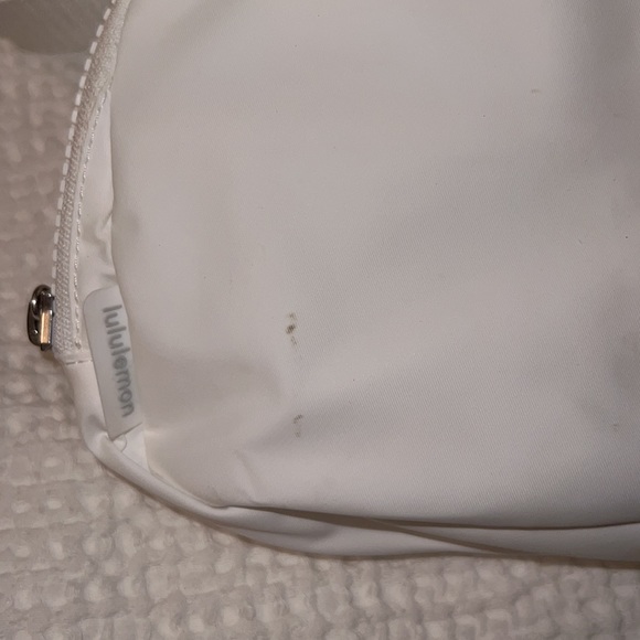 Lululemon crossbody bag white - Picture 2 of 4